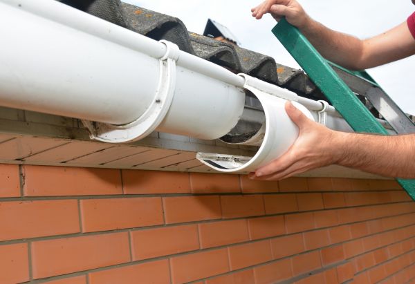Gutter Maintenance in Flint
