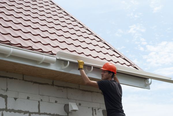Rain Gutter Repair in Flint
