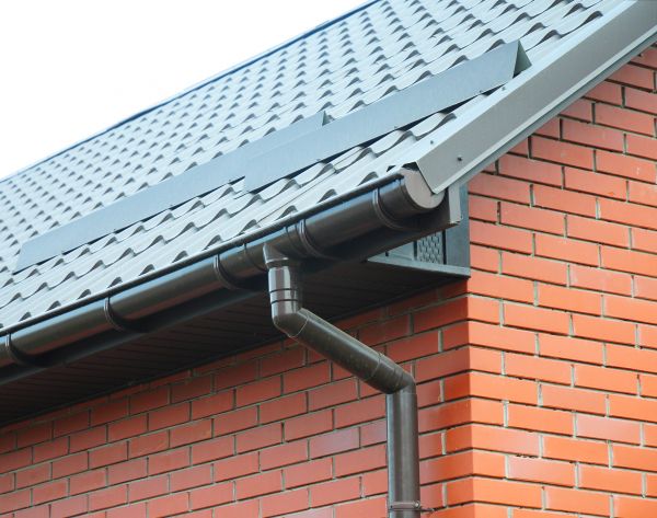 Cost of Roof Downspout Replacement in Flint