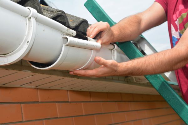 Large Gutter Repair in Flint