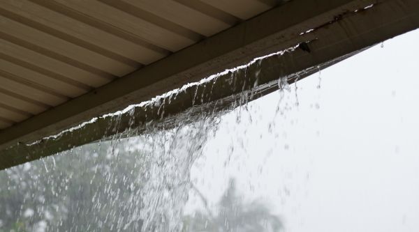 Leaking Gutter Repair in Flint