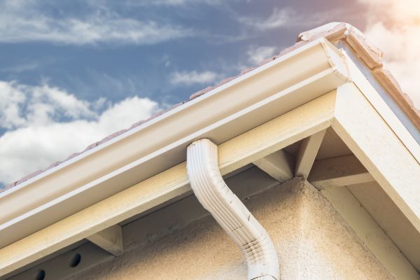 Seamless Gutter Replacement in Flint